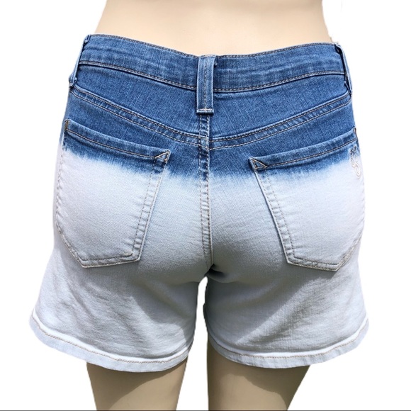 Jessica Simpson Jean Shorts with pattern - Picture 3 of 16
